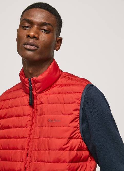 estudio_rojo_chaleco_capitonado_con_cremallera_pepe_jeans_06x4843_hombres.jpg estudio rojo chaleco capitonado con cremallera Pepe Jeans 06X4843 hombres - Imagen 1