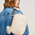 suero de la leche bolsa crossbody con logo en relieve Pepe Jeans 06X4712 mujer